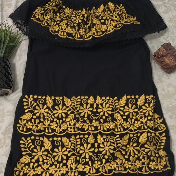 black and gold mexican dress Sara Mexican Strapless Dress Black and Gold – Cielito Lindo